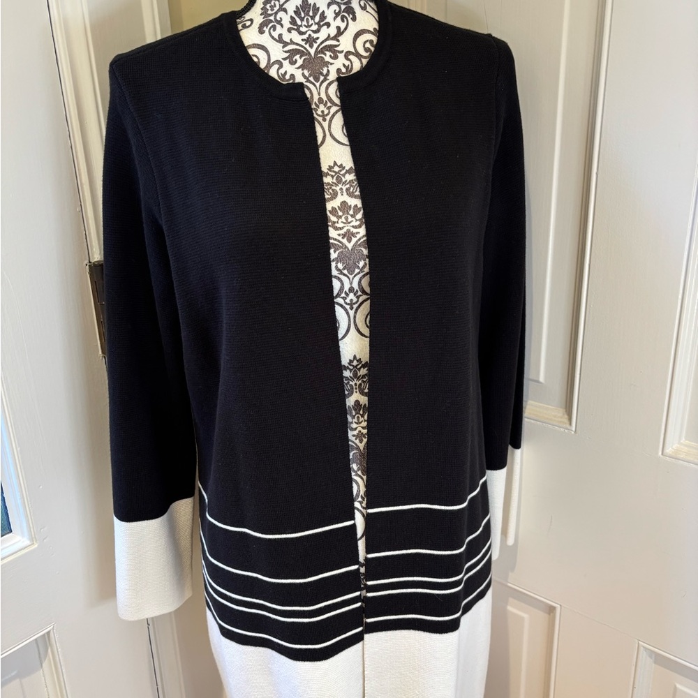 Chico’s Black & White Sweater Cardigan NWT SZ 1
